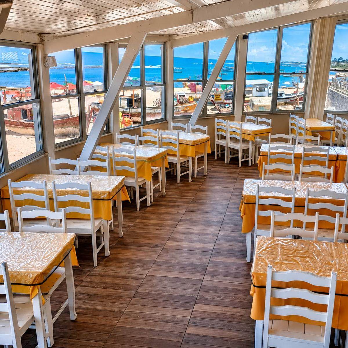 Salão à beira-mar da Casa da Coló